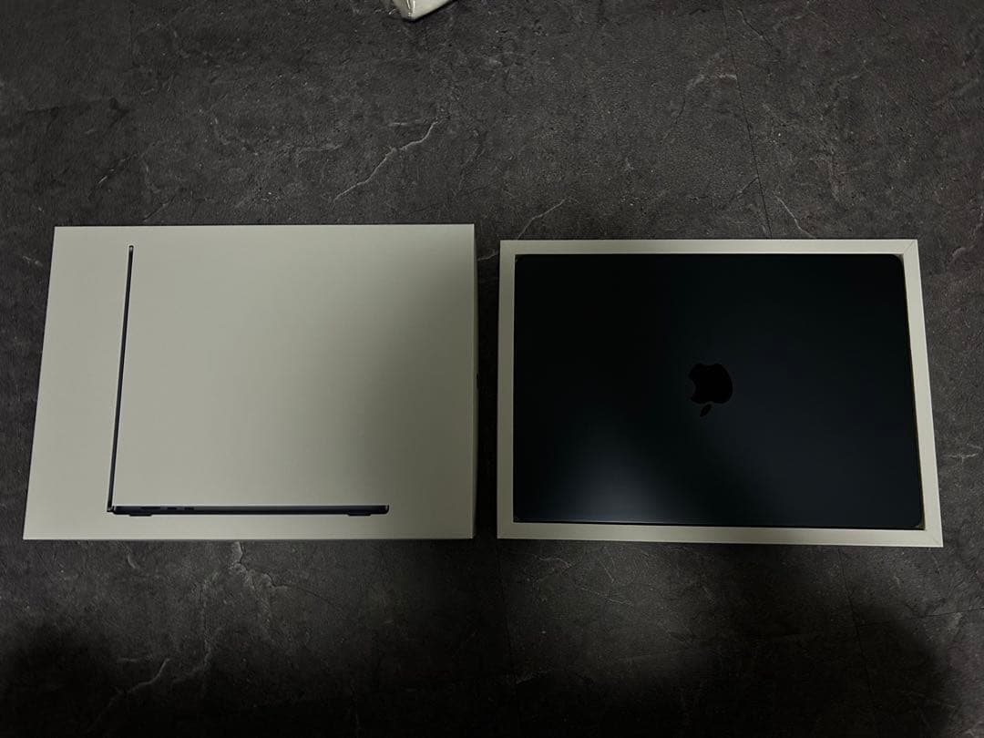 美品　MacBook Air M4 15インチ