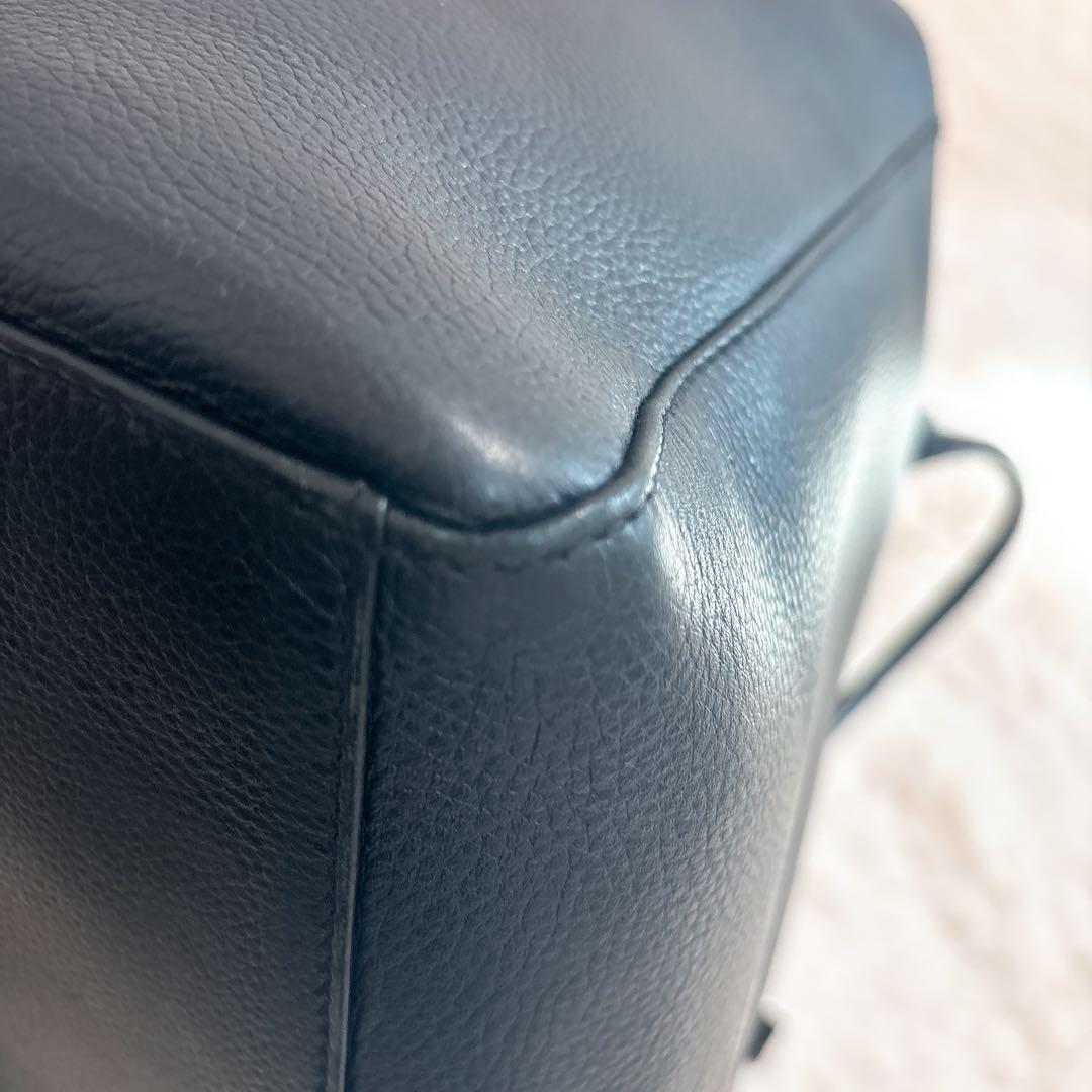 SHIPS 黒 レザー トートバッグ A4収納 シップス 本革 ビジネスバック