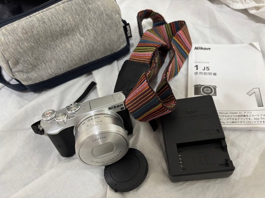【美品】動作確認済みNikon 1 J5 ミラーレスカメラ