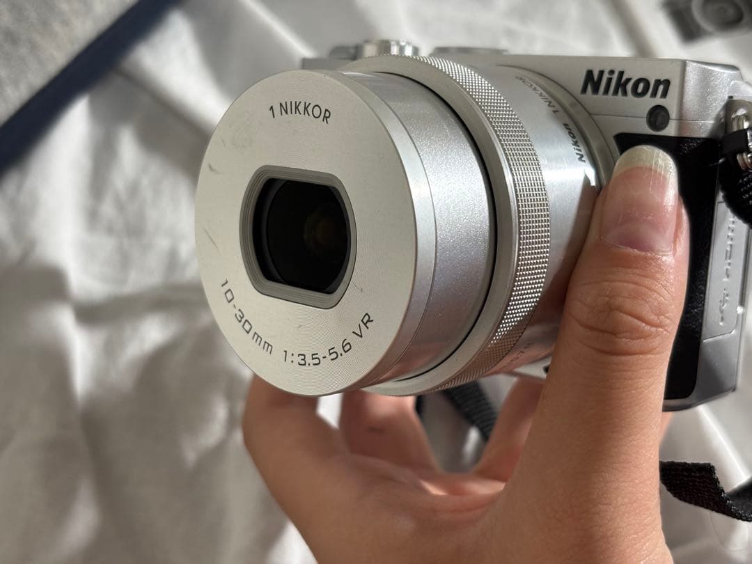 【美品】動作確認済みNikon 1 J5 ミラーレスカメラ