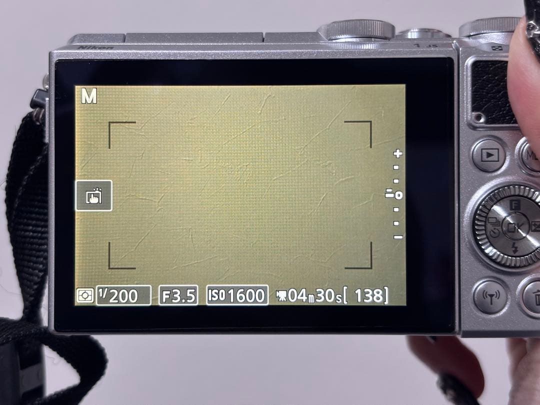 【美品】動作確認済みNikon 1 J5 ミラーレスカメラ