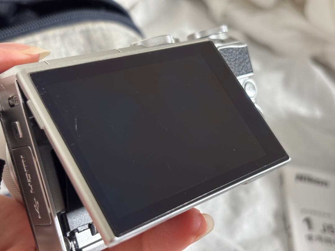 【美品】動作確認済みNikon 1 J5 ミラーレスカメラ