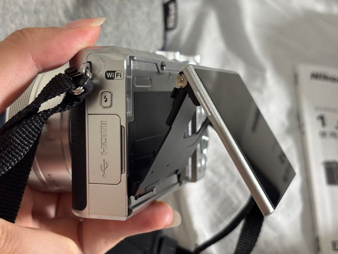 【美品】動作確認済みNikon 1 J5 ミラーレスカメラ