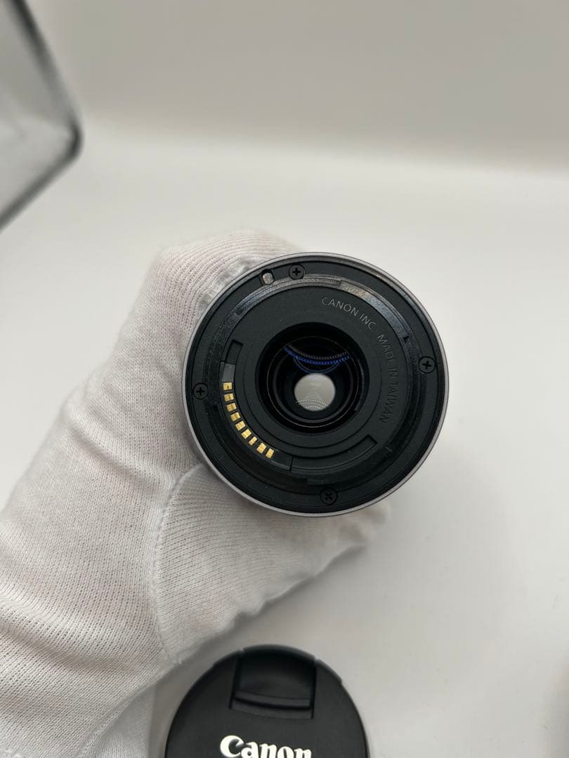 キャノンカメラ　Canon EOS M ホワイト レンズ2本付き