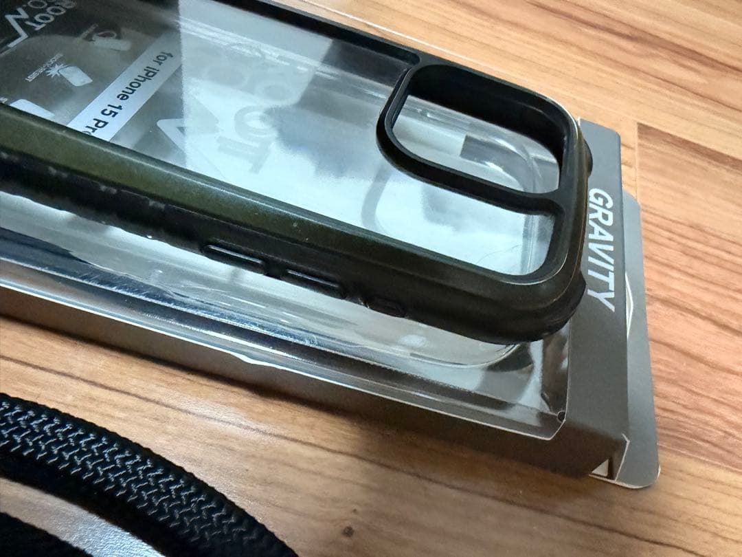 ROOT CO. iPhone 15 Pro用ケース　ストラップ付