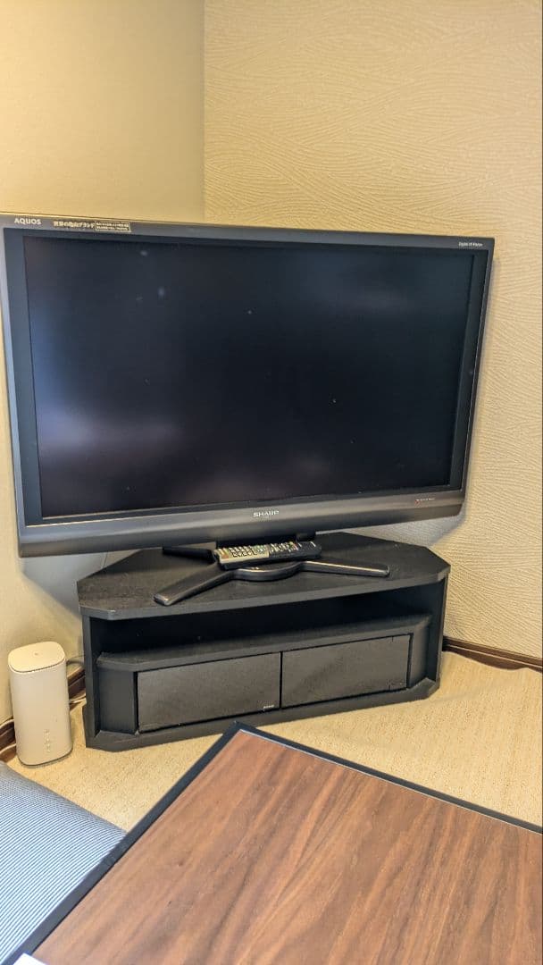 SHARP フルハイビジョン液晶テレビ /テレビ台付き
リモコンなし