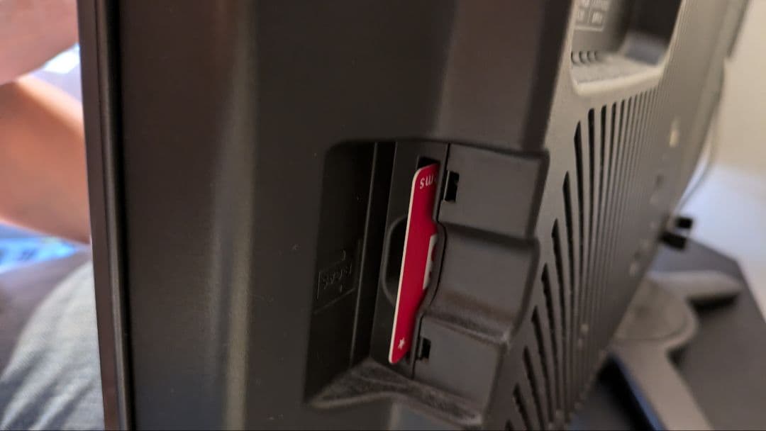 SHARP フルハイビジョン液晶テレビ /テレビ台付き
リモコンなし