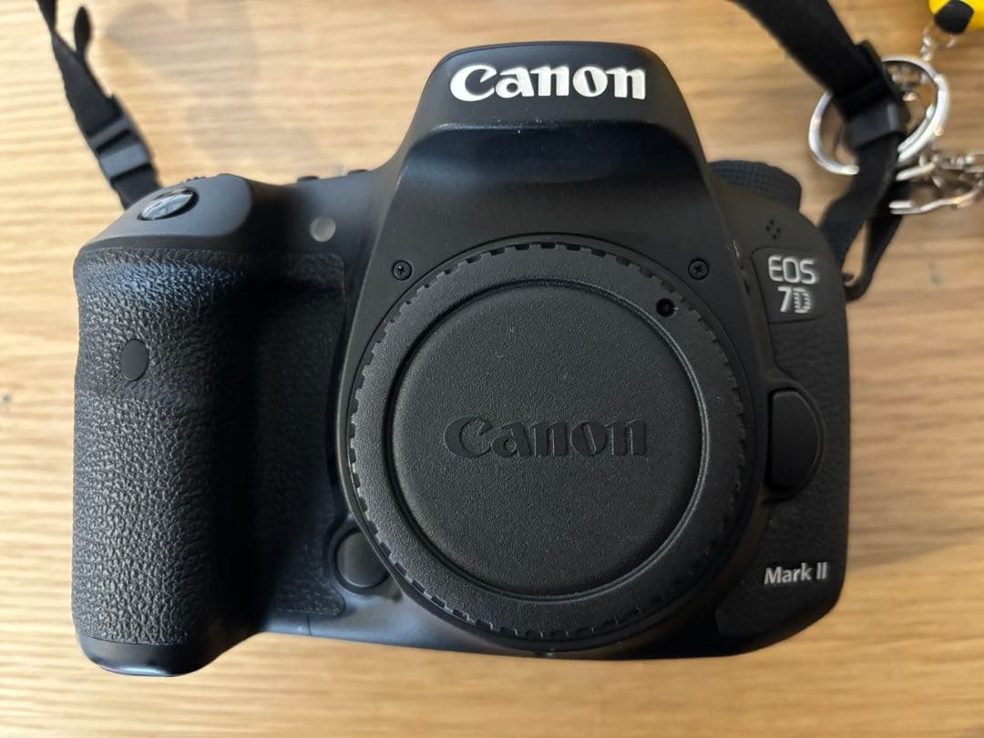 Canon EOS 7D Mark II デジタル一眼レフ