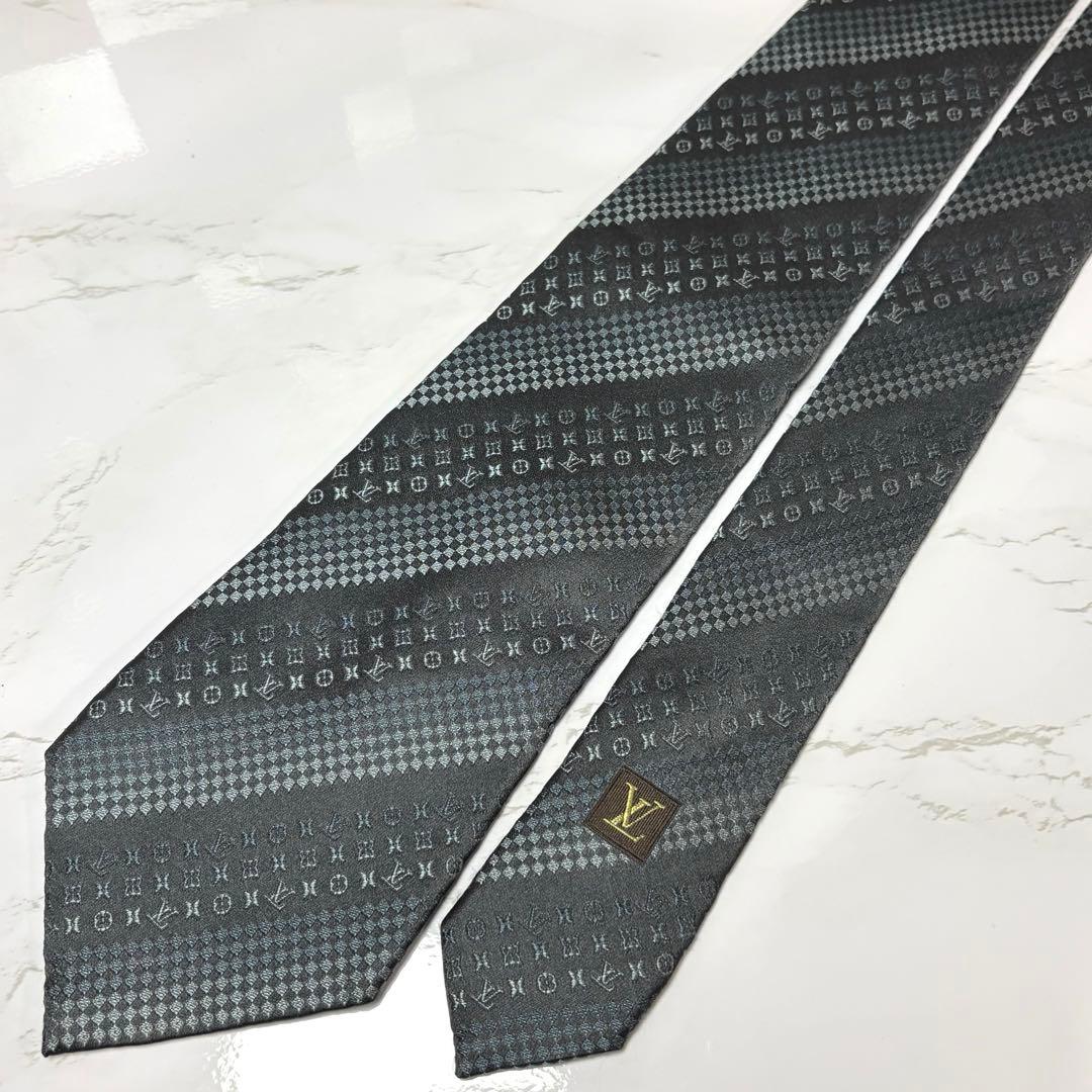 ルイヴィトン　LOUIS VUITTON モノグラム　刺繍　ネクタイ　スーツ