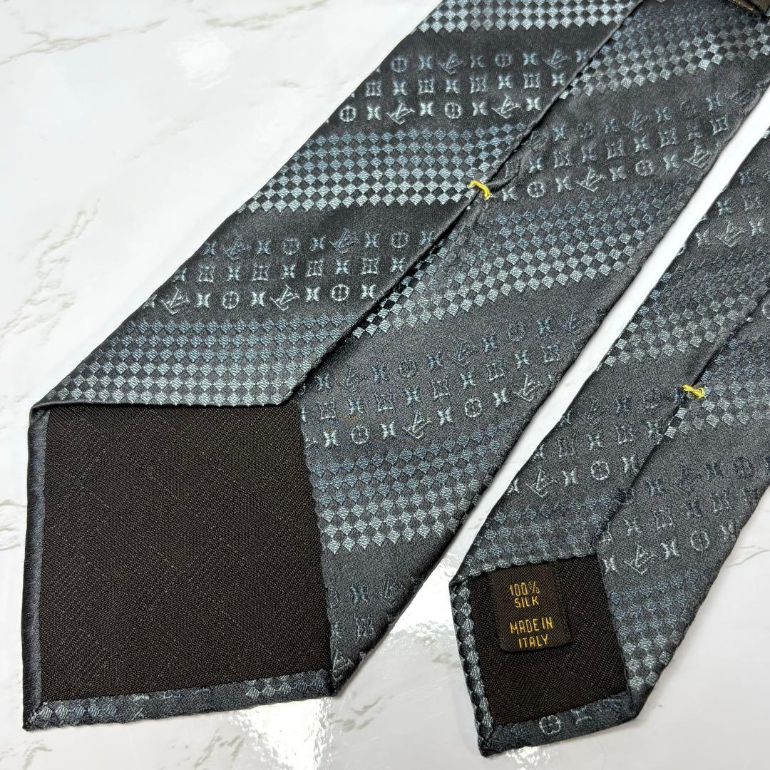 ルイヴィトン　LOUIS VUITTON モノグラム　刺繍　ネクタイ　スーツ