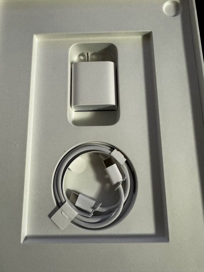 ナ*↓様 iPad 無印 A16チップ 128GB ブルー 最大容量100％ 充