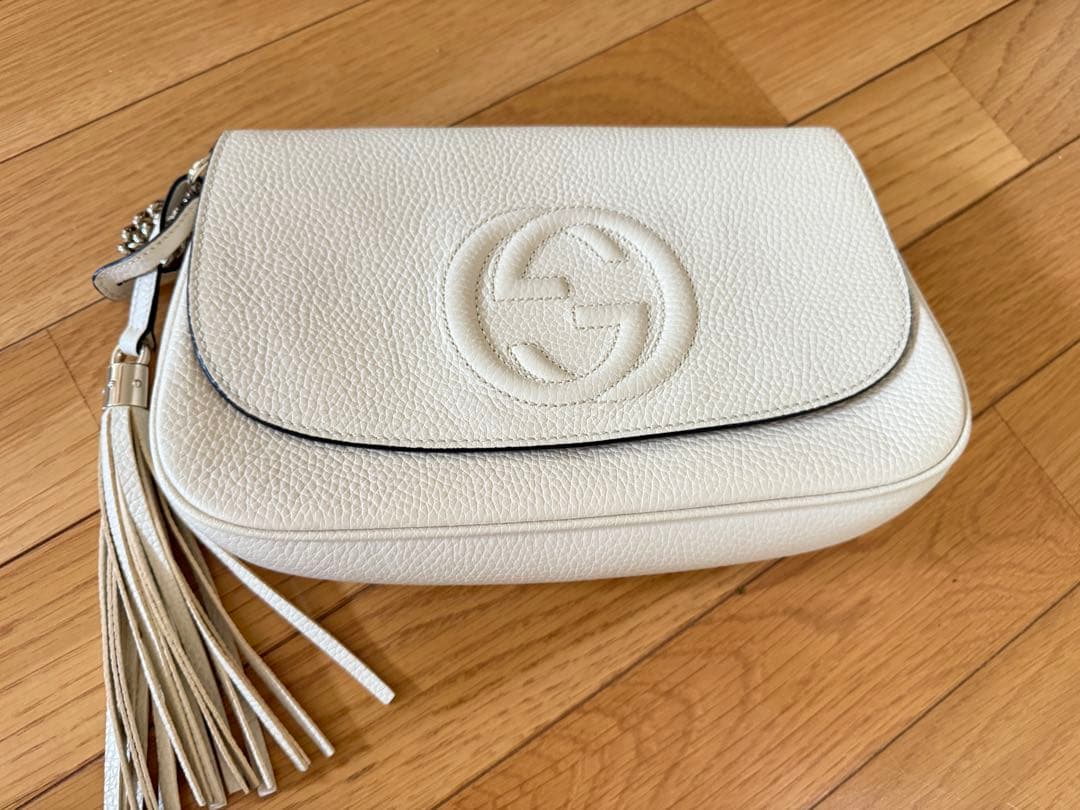 Gucci ソーホーホワイトレザー ショルダーバッグ タッセル付き