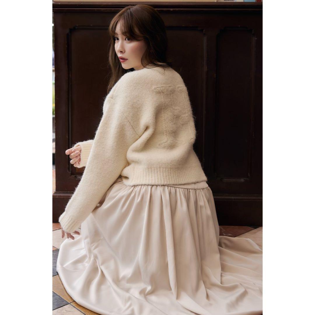 トップス Herlipto H Boa Logo Knit Pullover