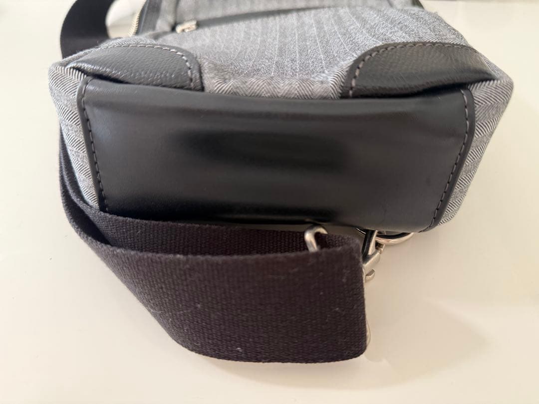 値下け 美品 TAKEO KIKUCHI メンズ 斜め掛け ワンショルダーバッグ