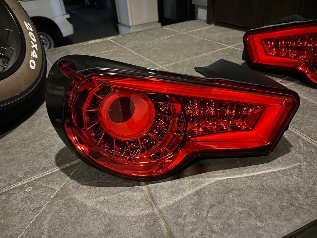 トヨタ 86 / スバル BRZ クリスタルアイ　レッドタイプ