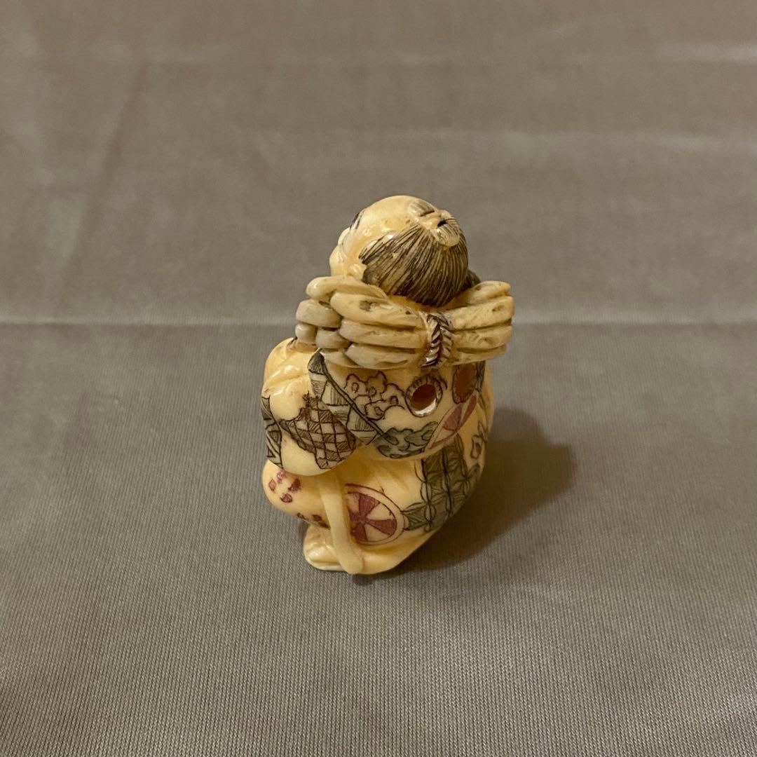 古美術 在銘 山口 カバ牙 根付 河馬 骨董 Netsuke 人物 彫刻③