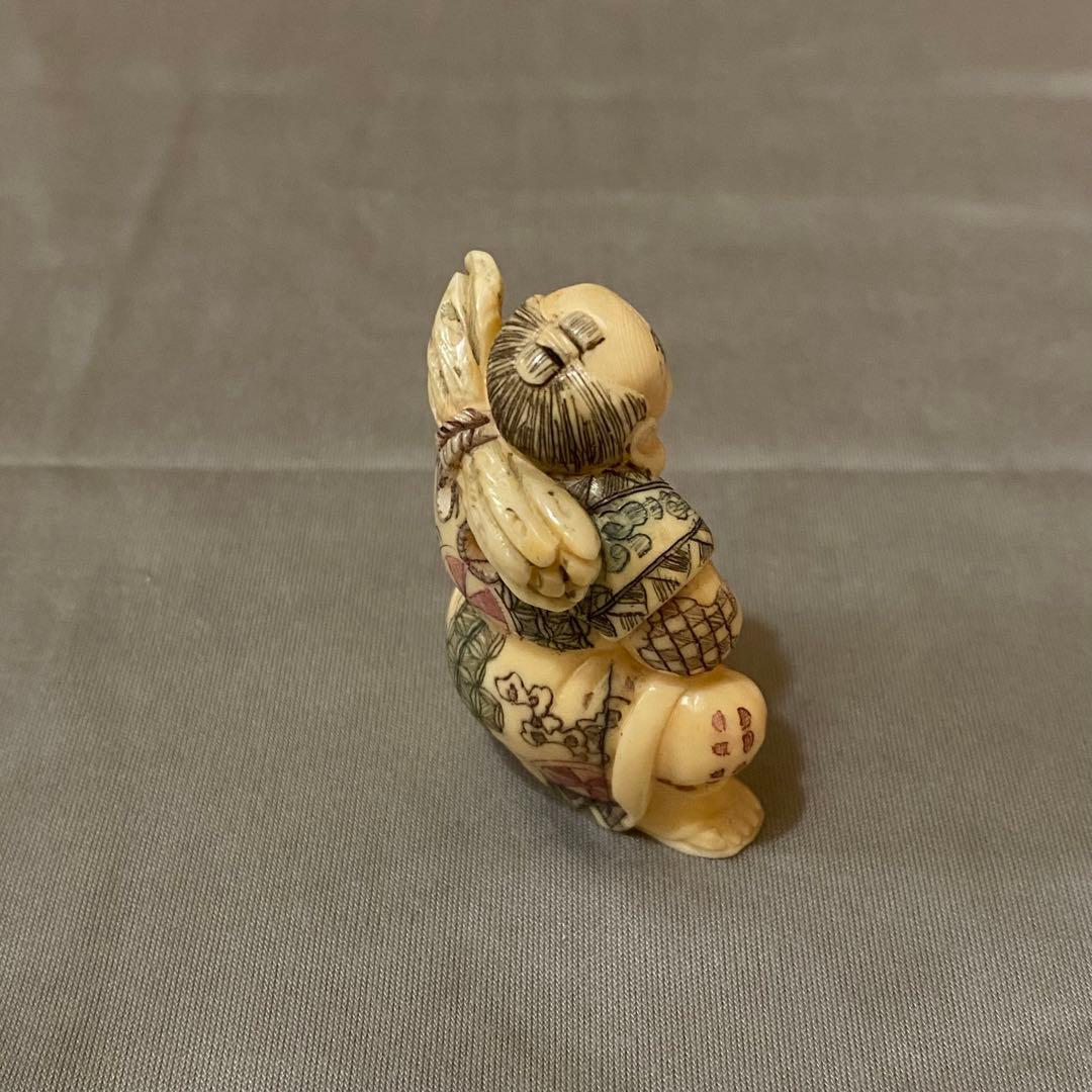 古美術 在銘 山口 カバ牙 根付 河馬 骨董 Netsuke 人物 彫刻③
