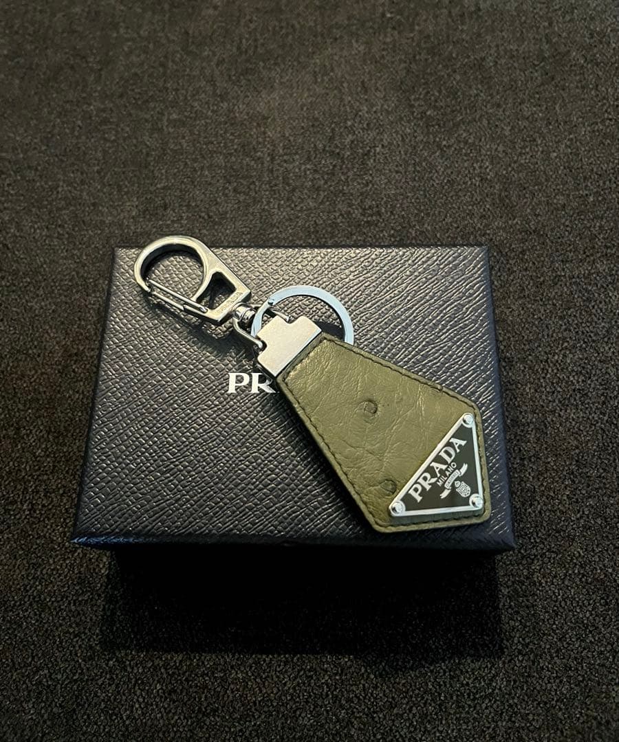 PRADA オーストリッチ レザーキーリング ホルダー チャーム