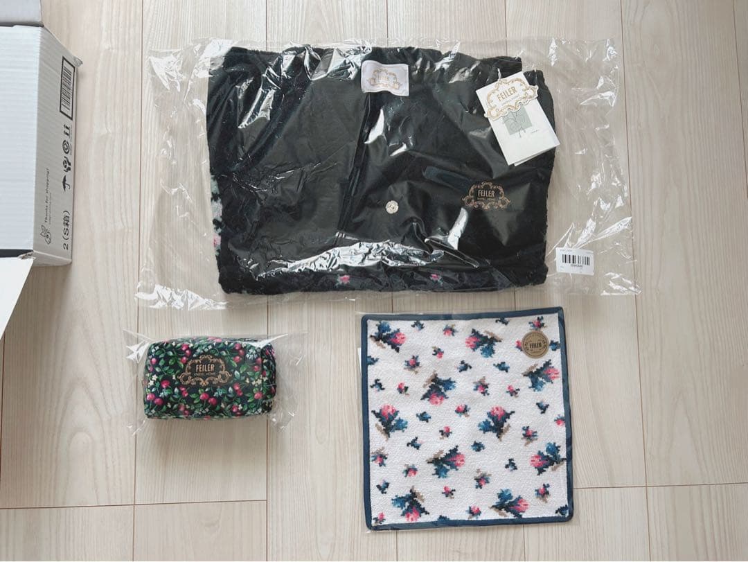 snidel  feiler ポーチ　カーディガン