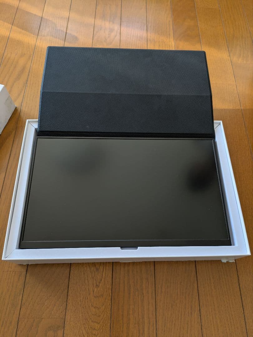 cocoper Portable Monitor 本体