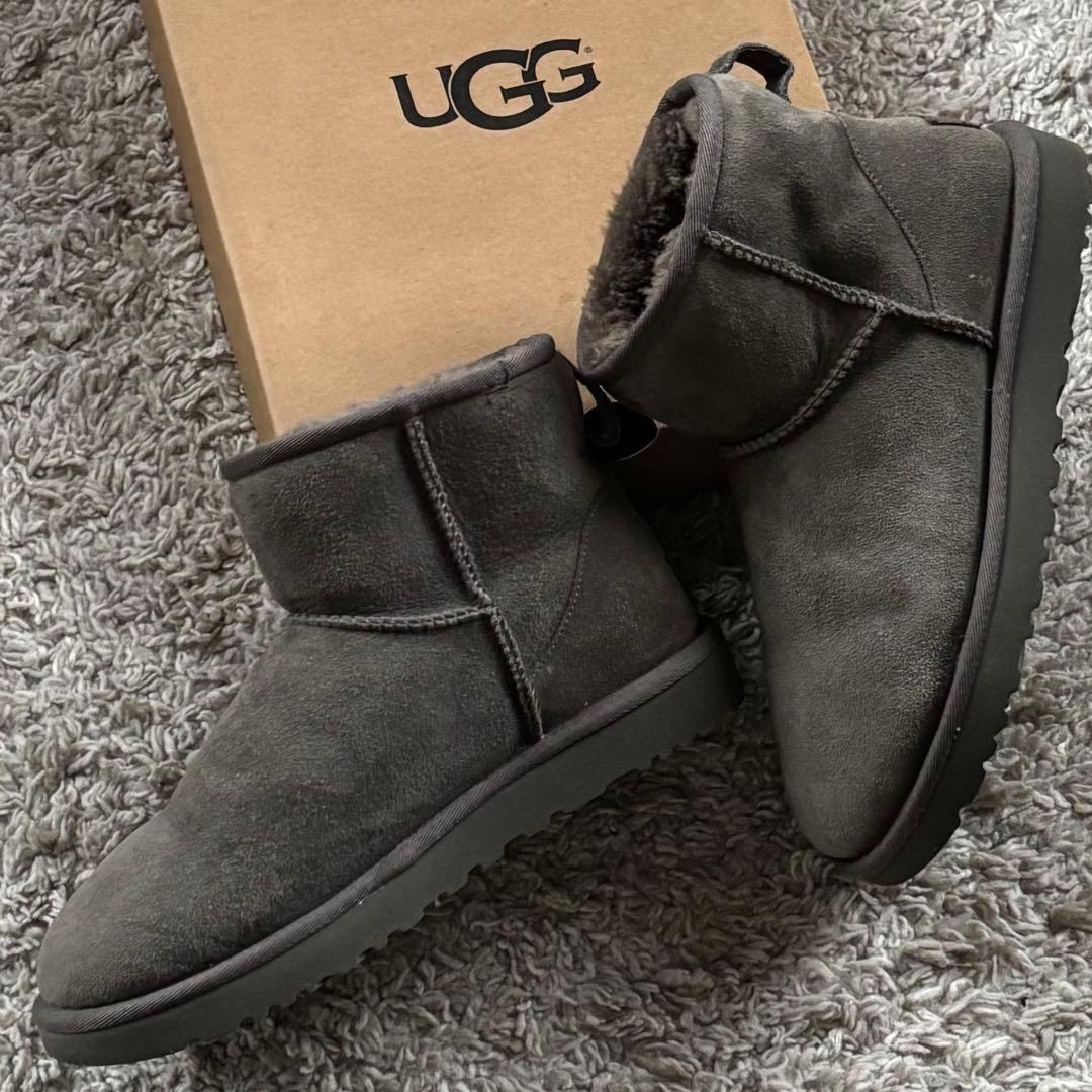 UGG クラシックミニ　ムートンブーツ　グレー US8 25㎝
