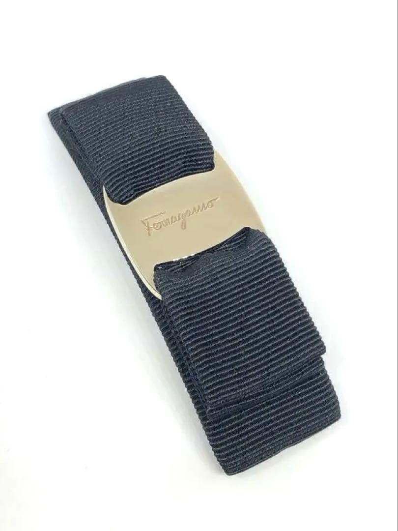 フェラガモ バレッタ リボンモチーフ 黒×ゴールド