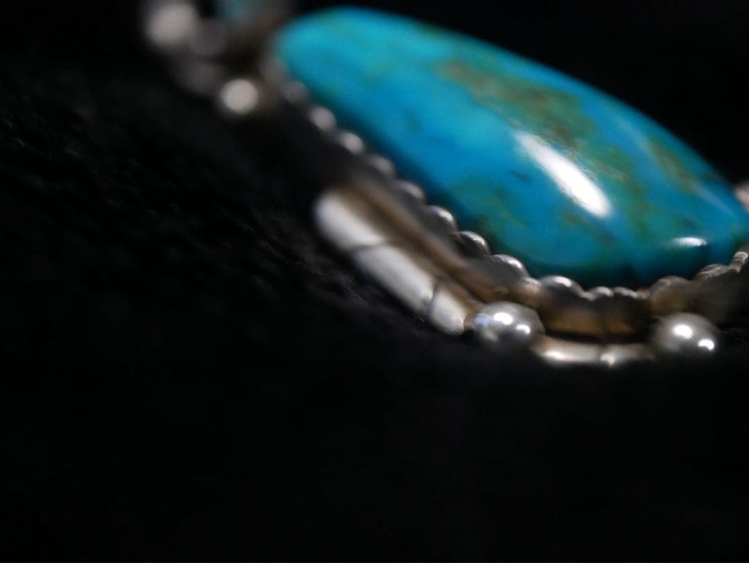 ⓐインディアンジュエリー　ナバホ族　レベッカグッドラック氏作ターコイズペンダント