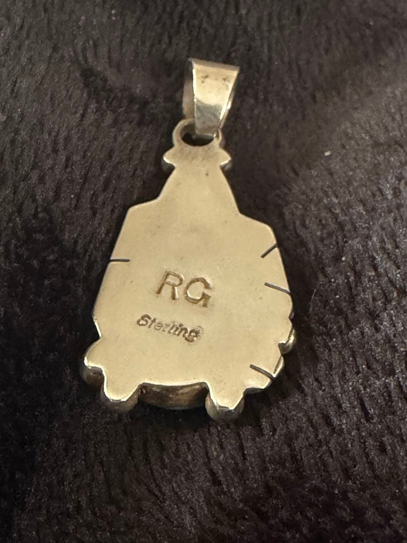 ⓐインディアンジュエリー　ナバホ族　レベッカグッドラック氏作ターコイズペンダント