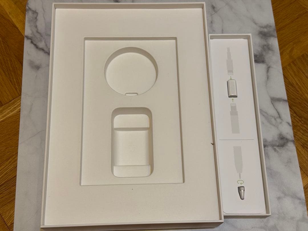 Apple iPad シルバー 256GB 第9世代本体 ペンシル、カバー付き