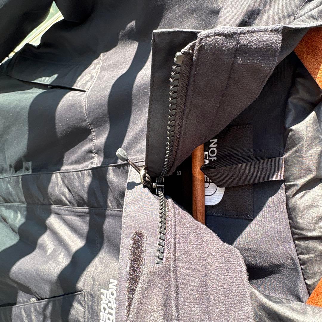 進撃の牛　THE NORTH FACEスクープジャケット NP61940