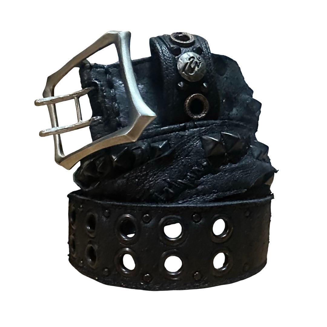 Kmrii ピラミッド スタッズ デストロイ レザー ベルト