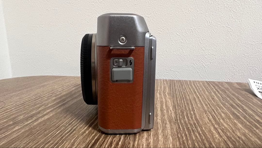 富士フィルム　ミラーレス一眼カメラ X-A5 レンズキット X-A5LK-BW