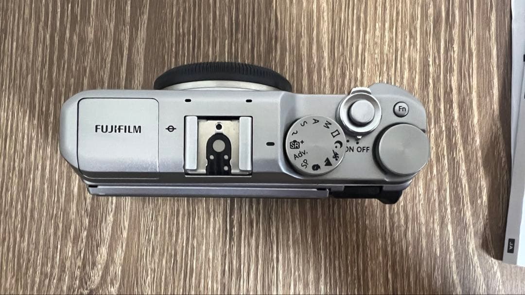 富士フィルム　ミラーレス一眼カメラ X-A5 レンズキット X-A5LK-BW