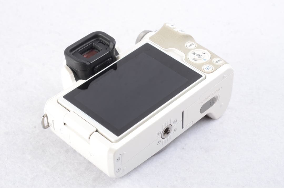 Canon EOS Kiss M ダブルズームキット 元箱付 #707014