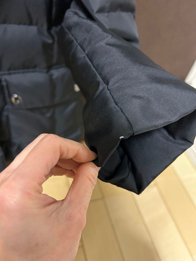 BURBERRY ブラック ダウンジャケット