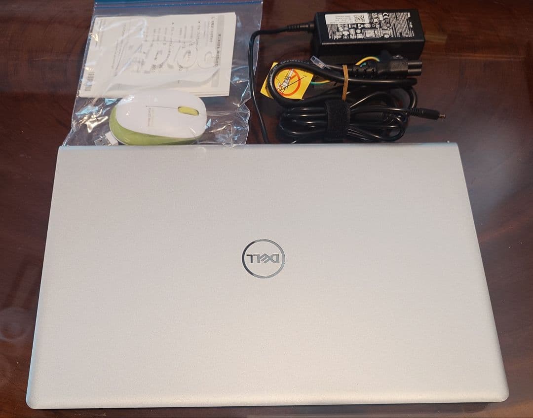 【1回使用の美品】Dell Inspiron 15 3530 i7 1TBSSD