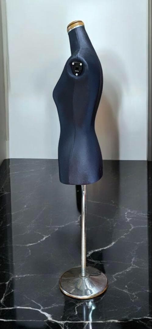 2個セット★男性トルソーと女性トルソー　マネキン　台座は1個のみ