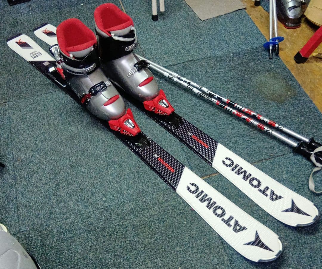 メンテナス済 130cm/ATOMIC スキー 板 靴/ストック付