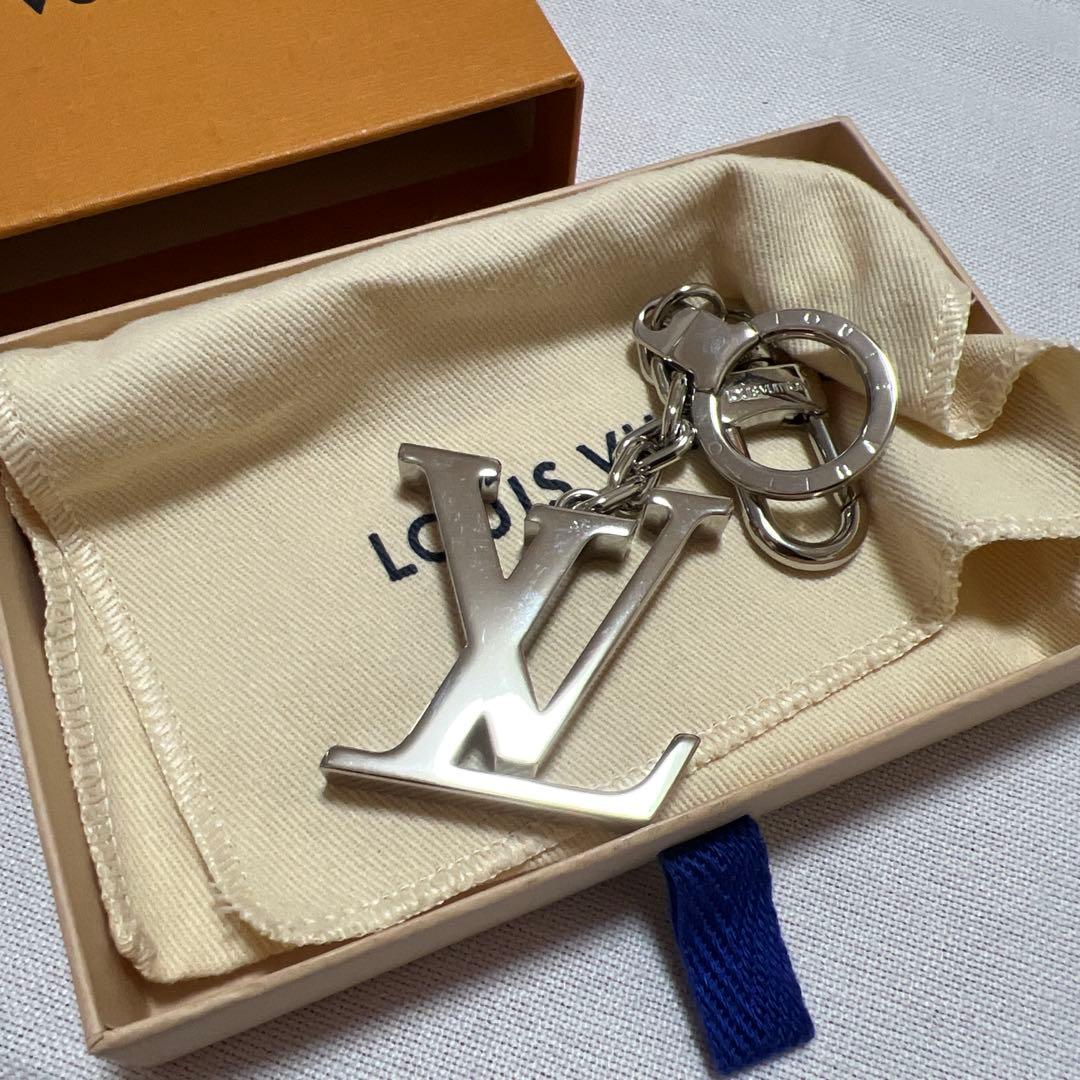 LOUIS VUITTON ルイヴィトン　キーリング