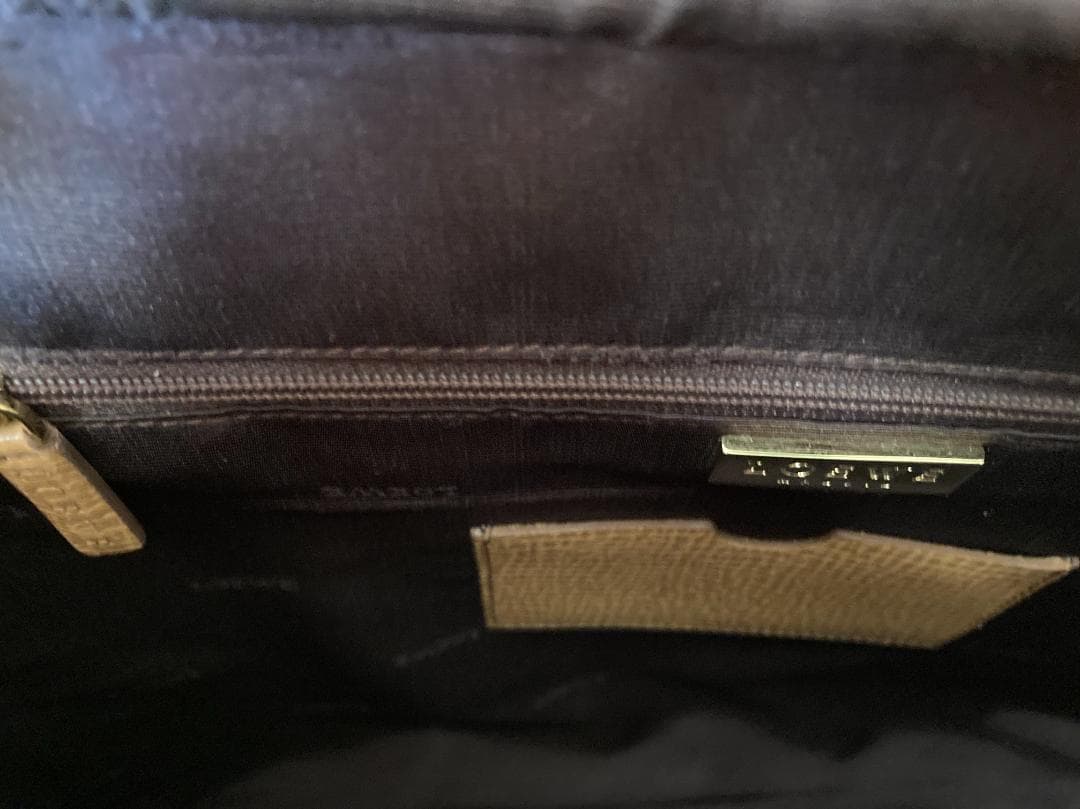 美品 ロエベ レザー キャメルのビジネスバッグ（男女使用可能です）