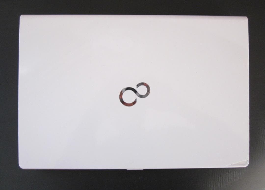 富士通ノートPC LifeBoook SH90/P ホワイト