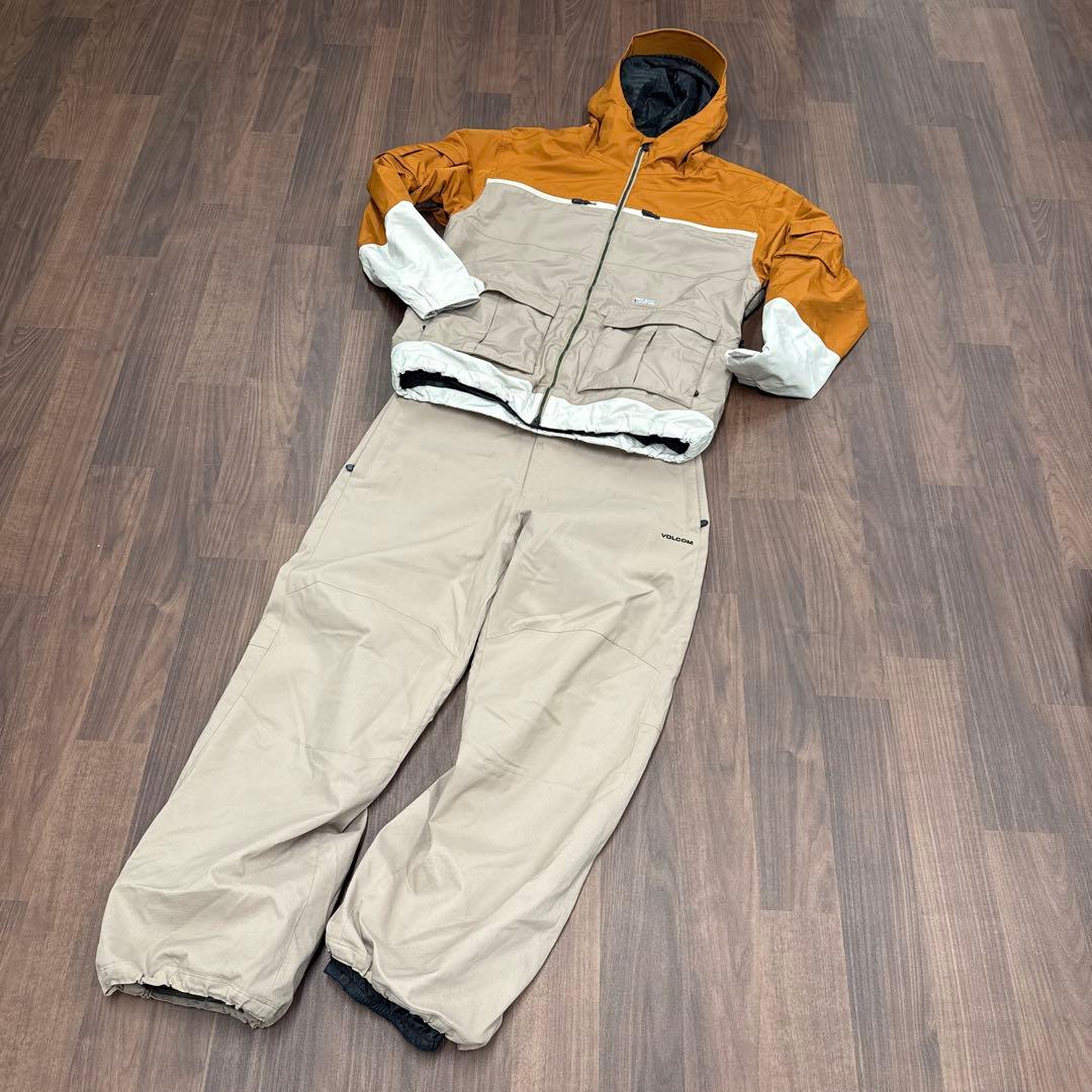 VOLCOM スノーボードウェア スノボ ウエア 24-25 【上下セット、M】