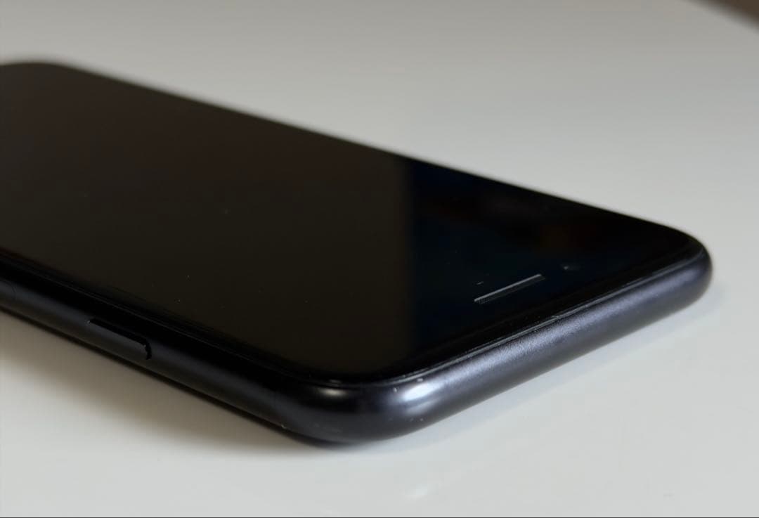 iPhone SE 第２世代 SIMフリー 128GB ブラック（ジャンク）