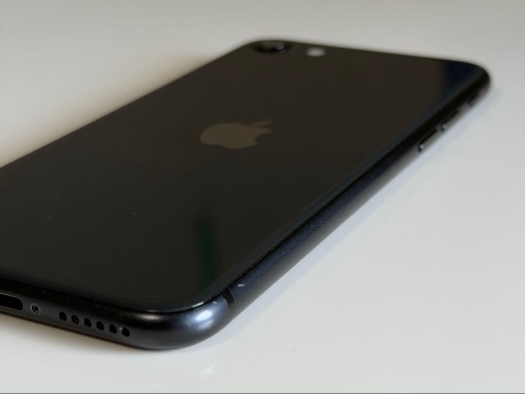 iPhone SE 第２世代 SIMフリー 128GB ブラック（ジャンク）