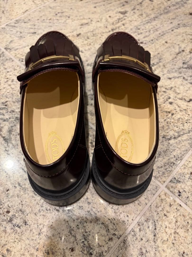 【美品】TOD'S バーガンディ フリンジローファー