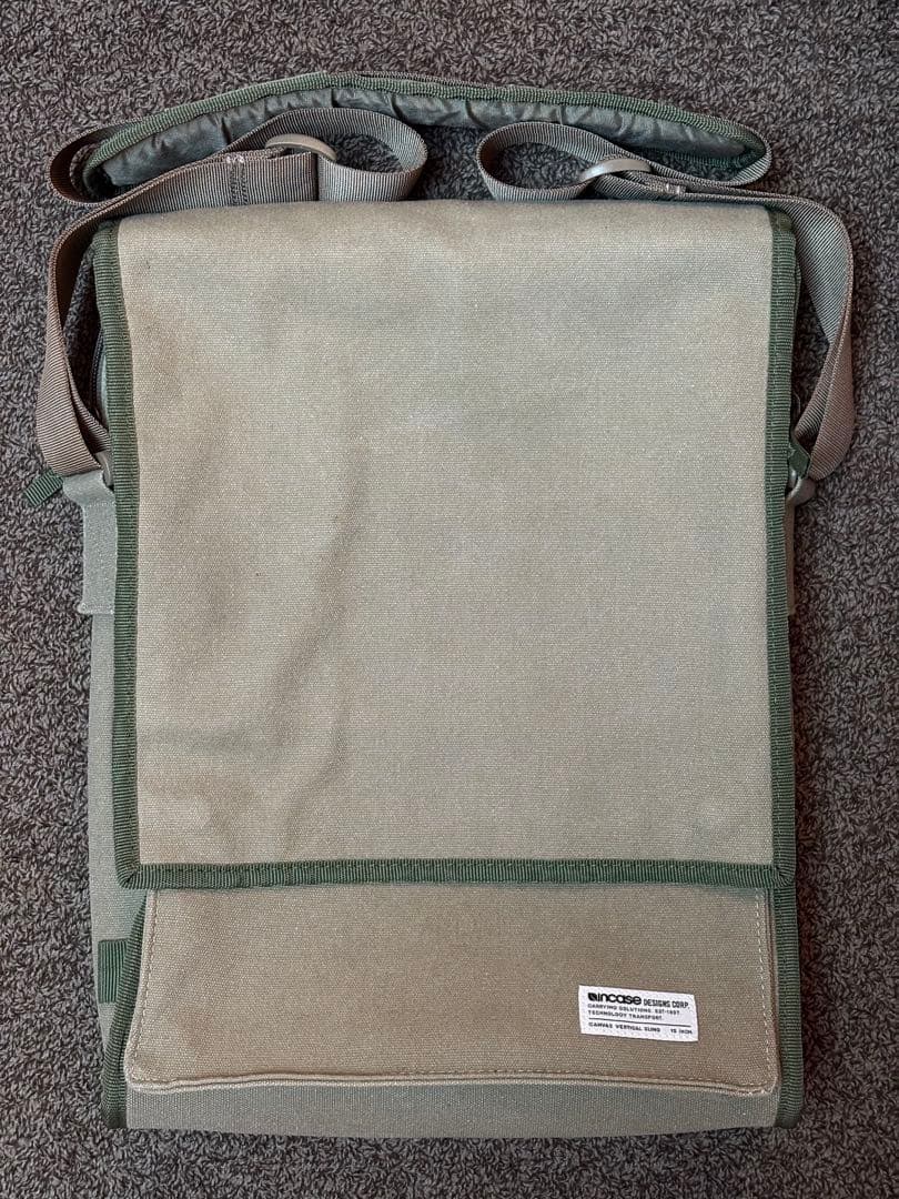 Incase インケース　パソコン用ショルダーバッグ　in case