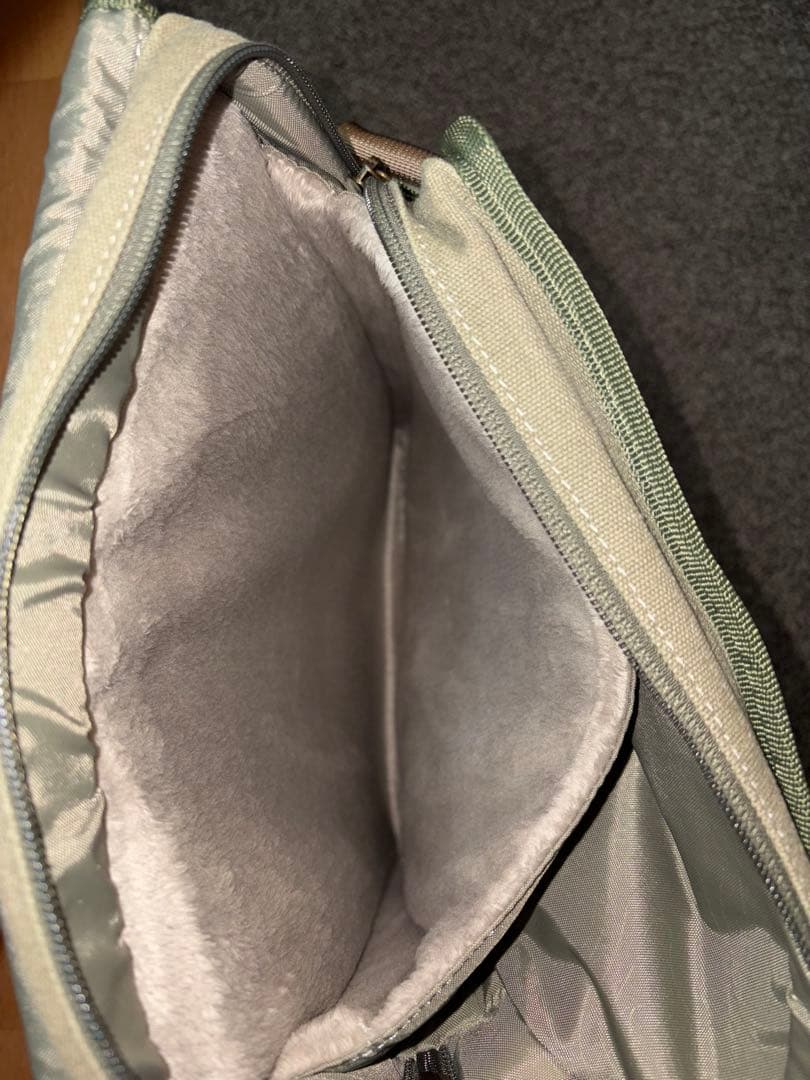 Incase インケース　パソコン用ショルダーバッグ　in case