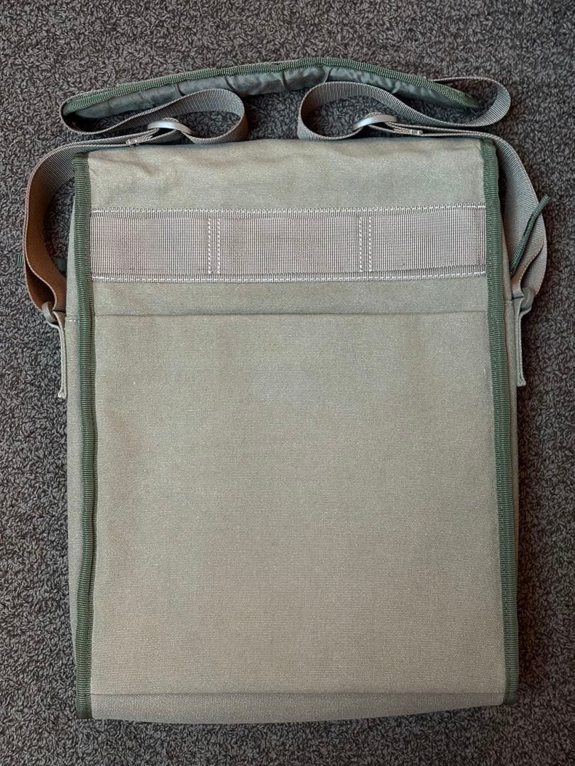 Incase インケース　パソコン用ショルダーバッグ　in case