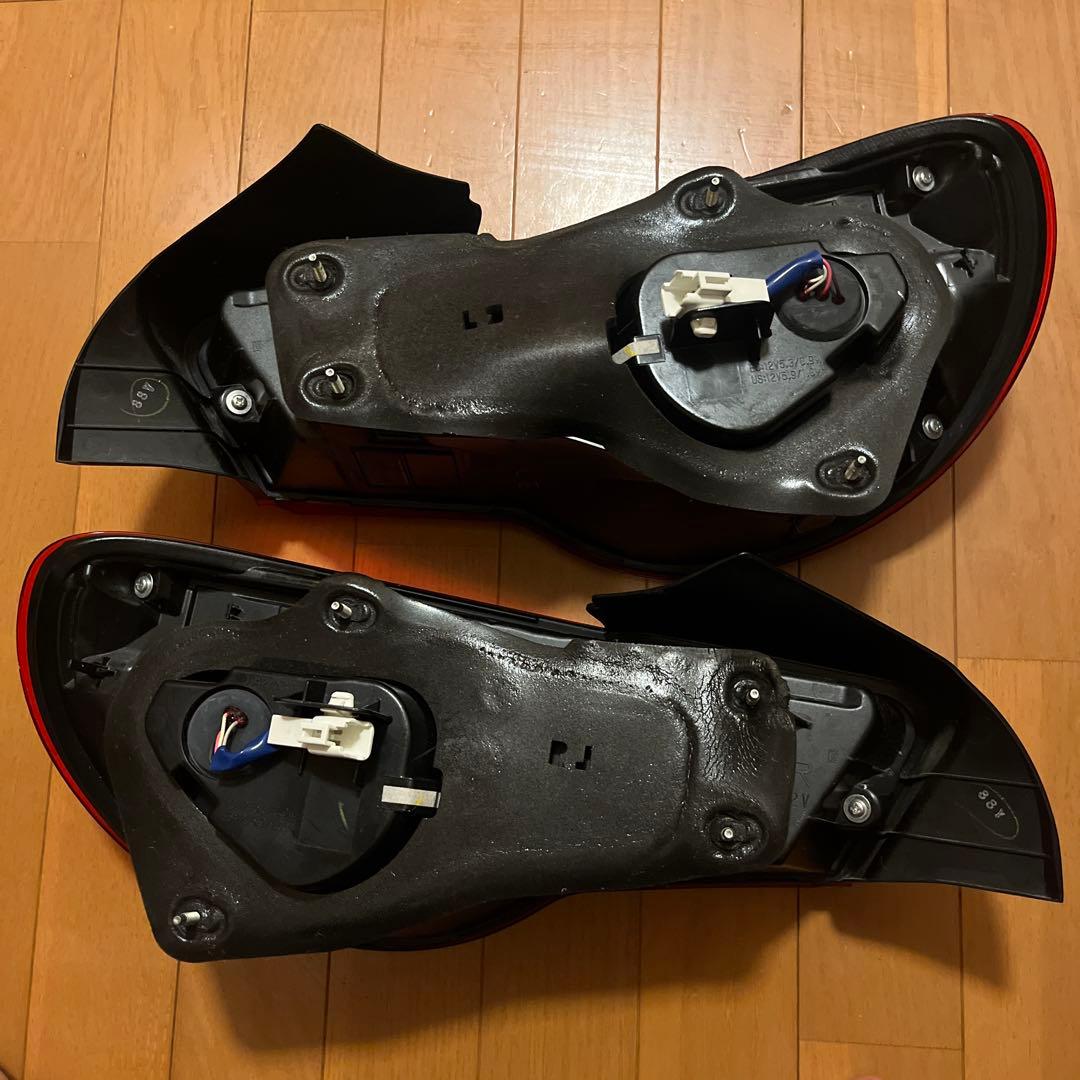 トヨタ86後期純正テールランプ ZN6