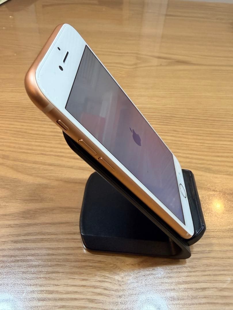 iPhone 8 ゴールド 64GB SIMフリー 機能不良無 画面割れ有